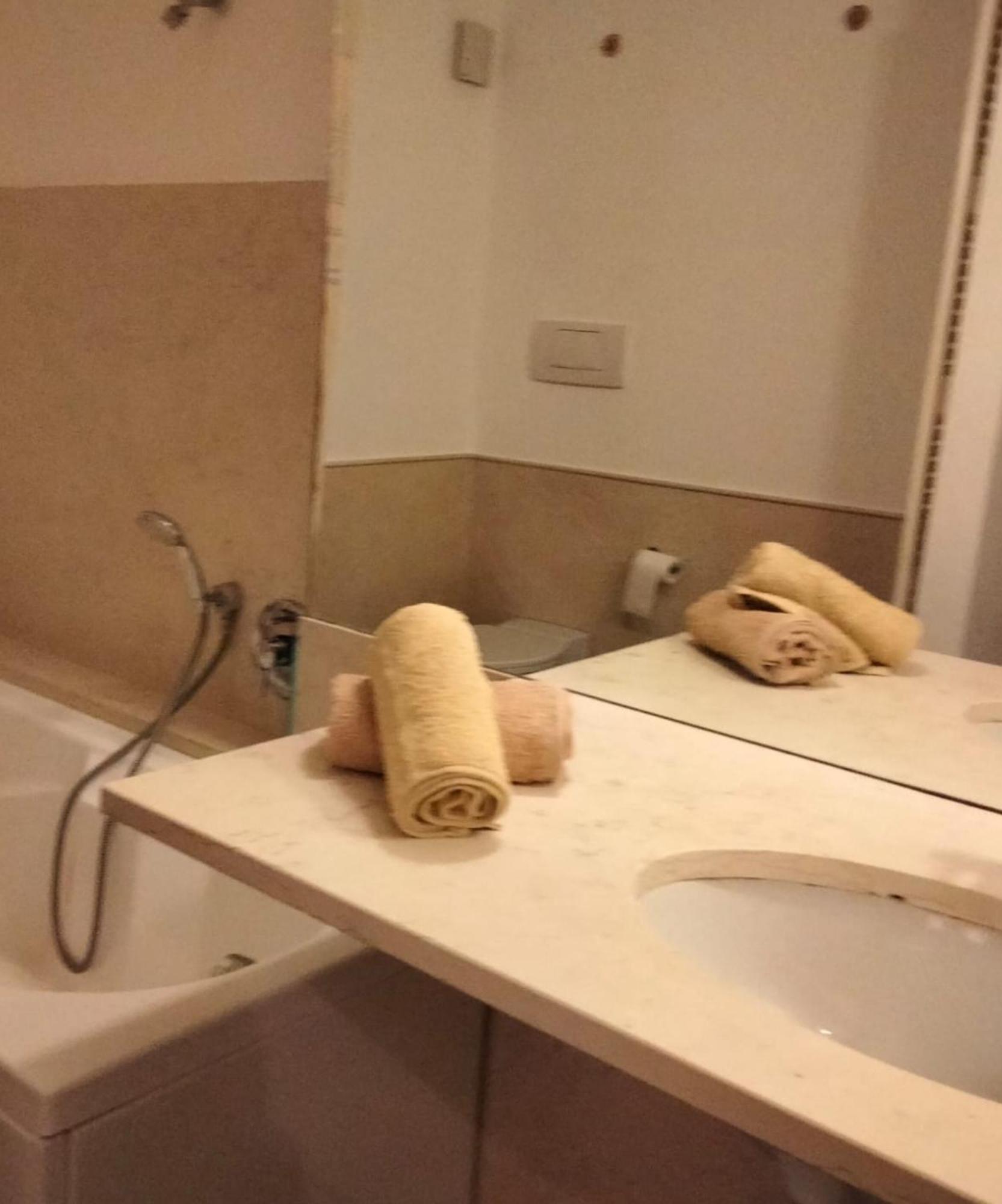 Historic E Comfort Suite - Locazione Semplice Bologne Extérieur photo